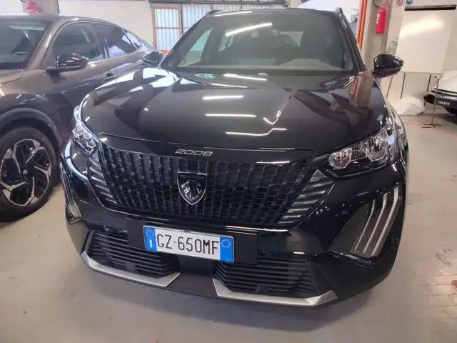 Peugeot 2008 view 3