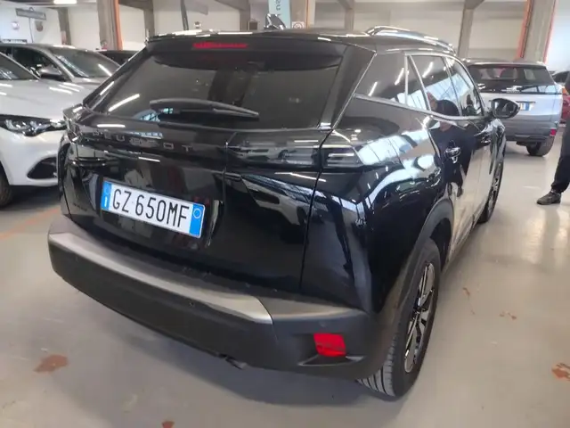 Peugeot 2008 view 8