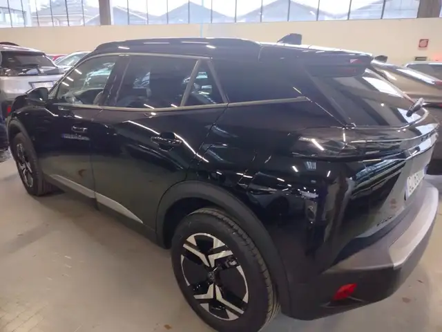 Peugeot 2008 view 5