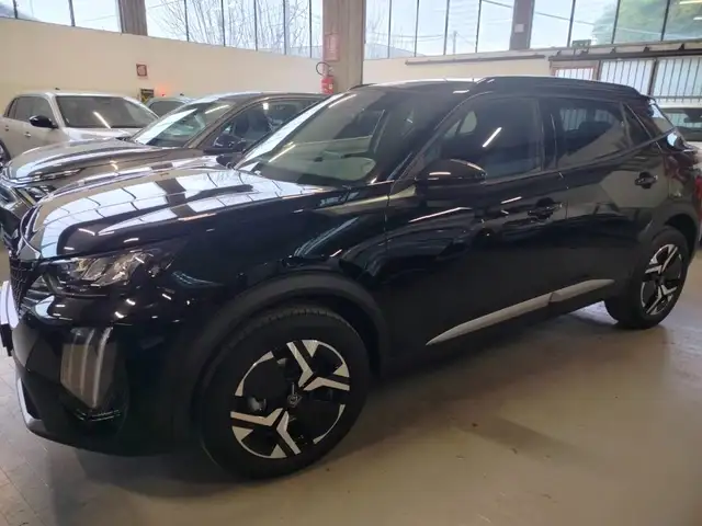 Peugeot 2008 view 4