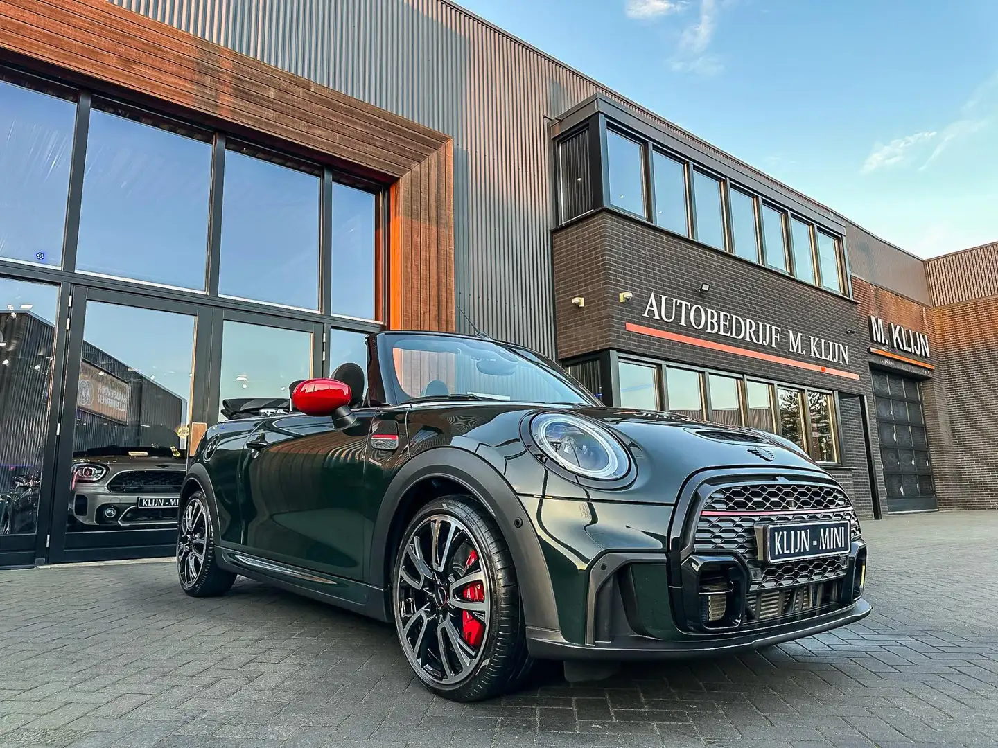 MINI John Cooper Works Cabrio Mini 2.0 JCW F1 Aut 231pk/Camera/Union Jack dak/He Zelená - 1