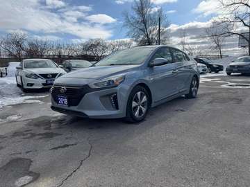 SE Hatchback NO ACCIDENT ONE OWNER