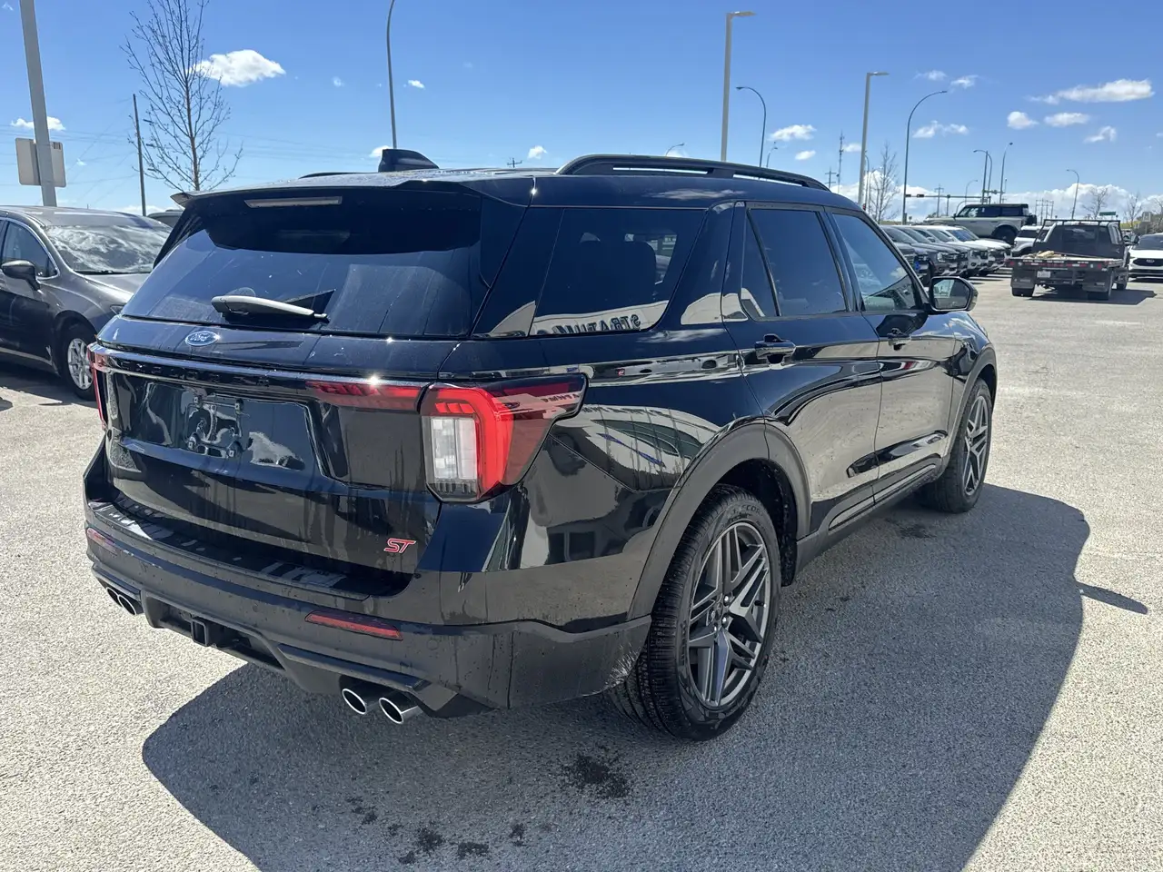 Ford Explorer снимка Ford Explorer