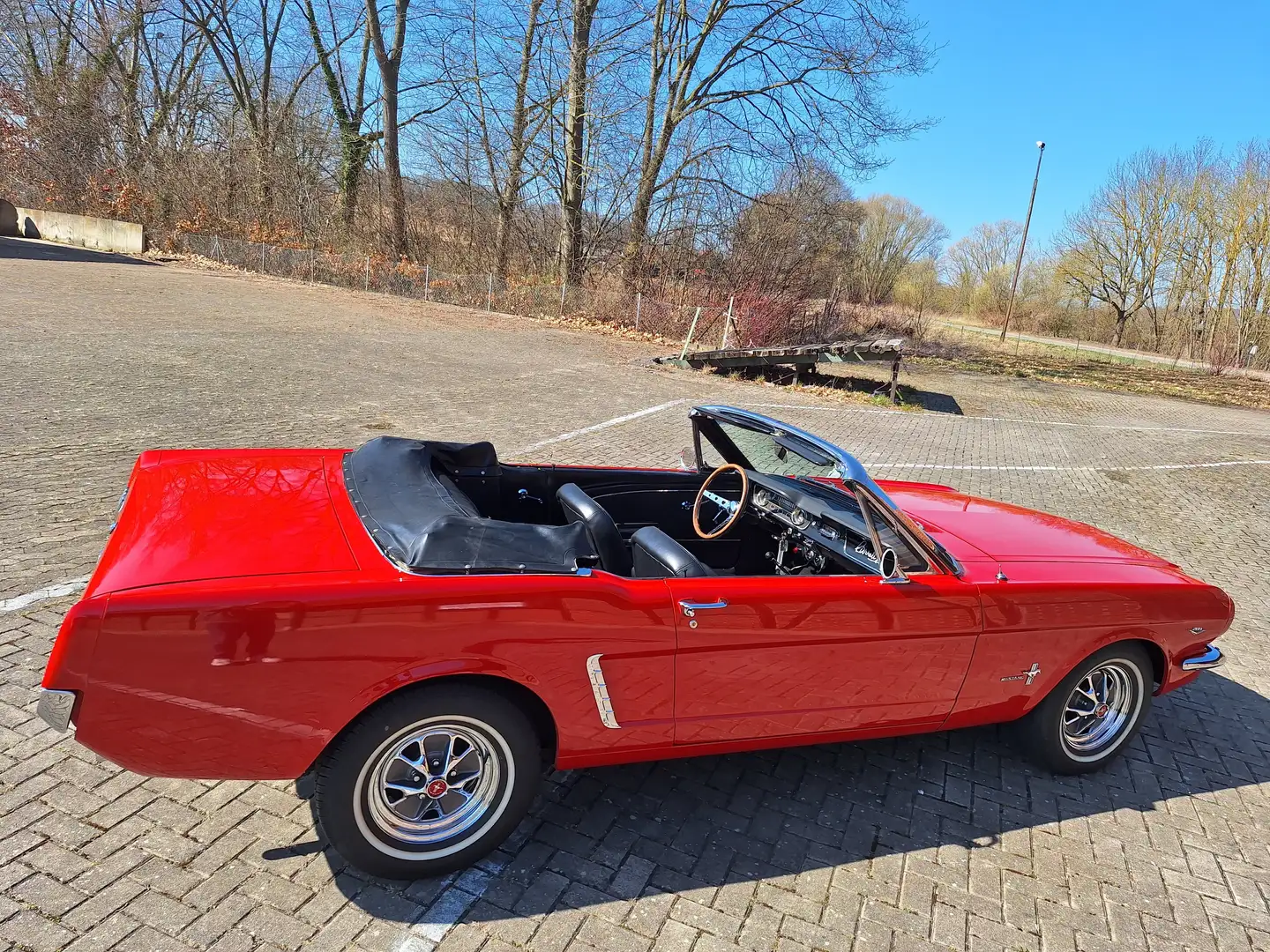 Ford Mustang Ford Mustang Cabrio V8  A Code  228 PS Red - 1