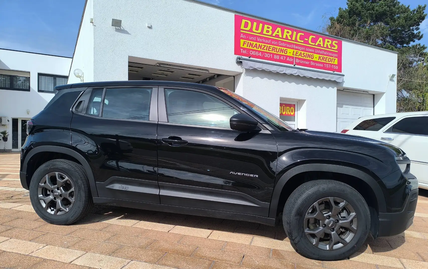 Jeep Avenger Longitude Electric Schwarz - 1