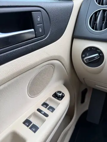 Volkswagen Golf Plus view 13