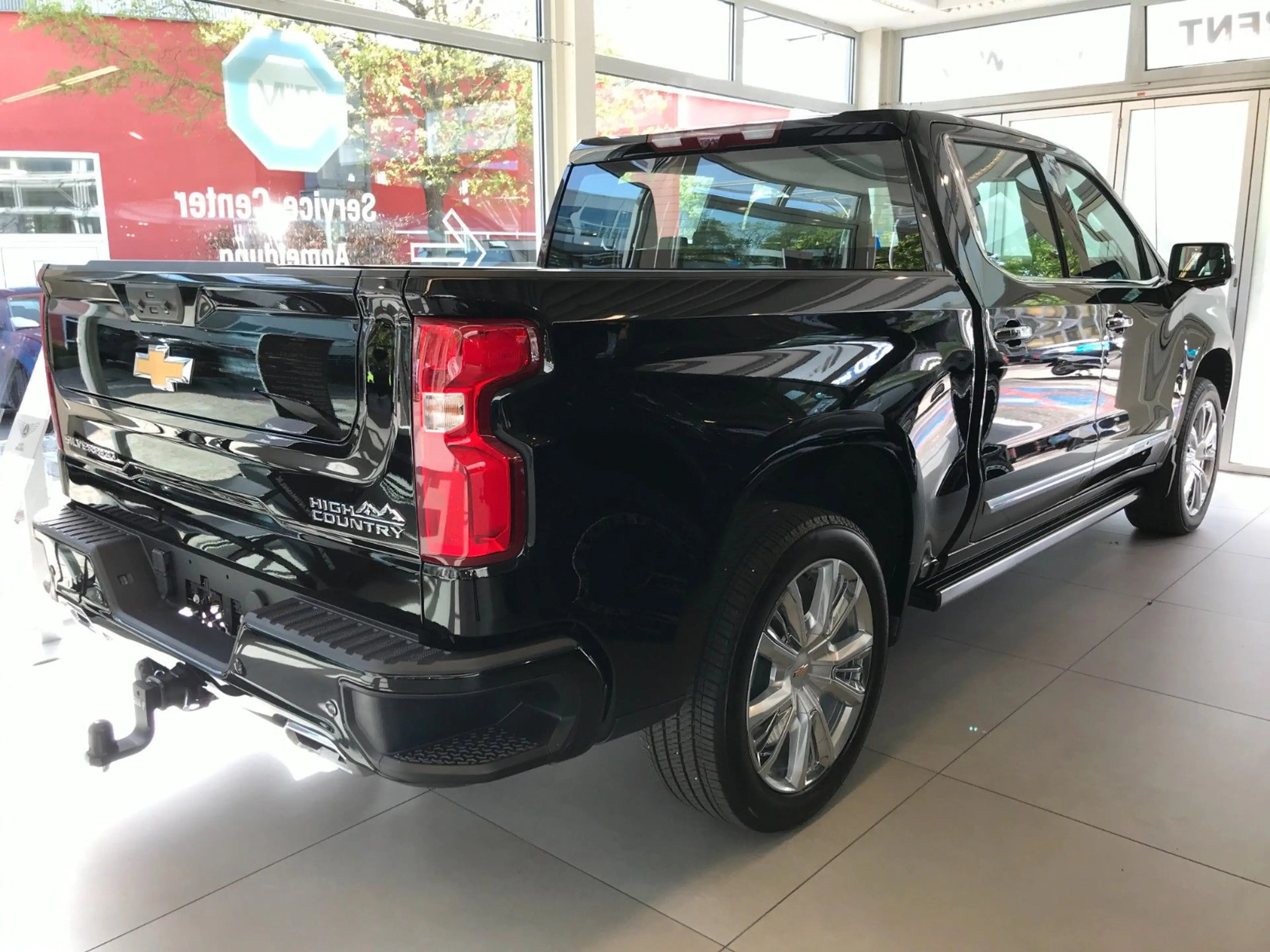 Chevrolet Silverado 6.2 V8 High Country — photo 2