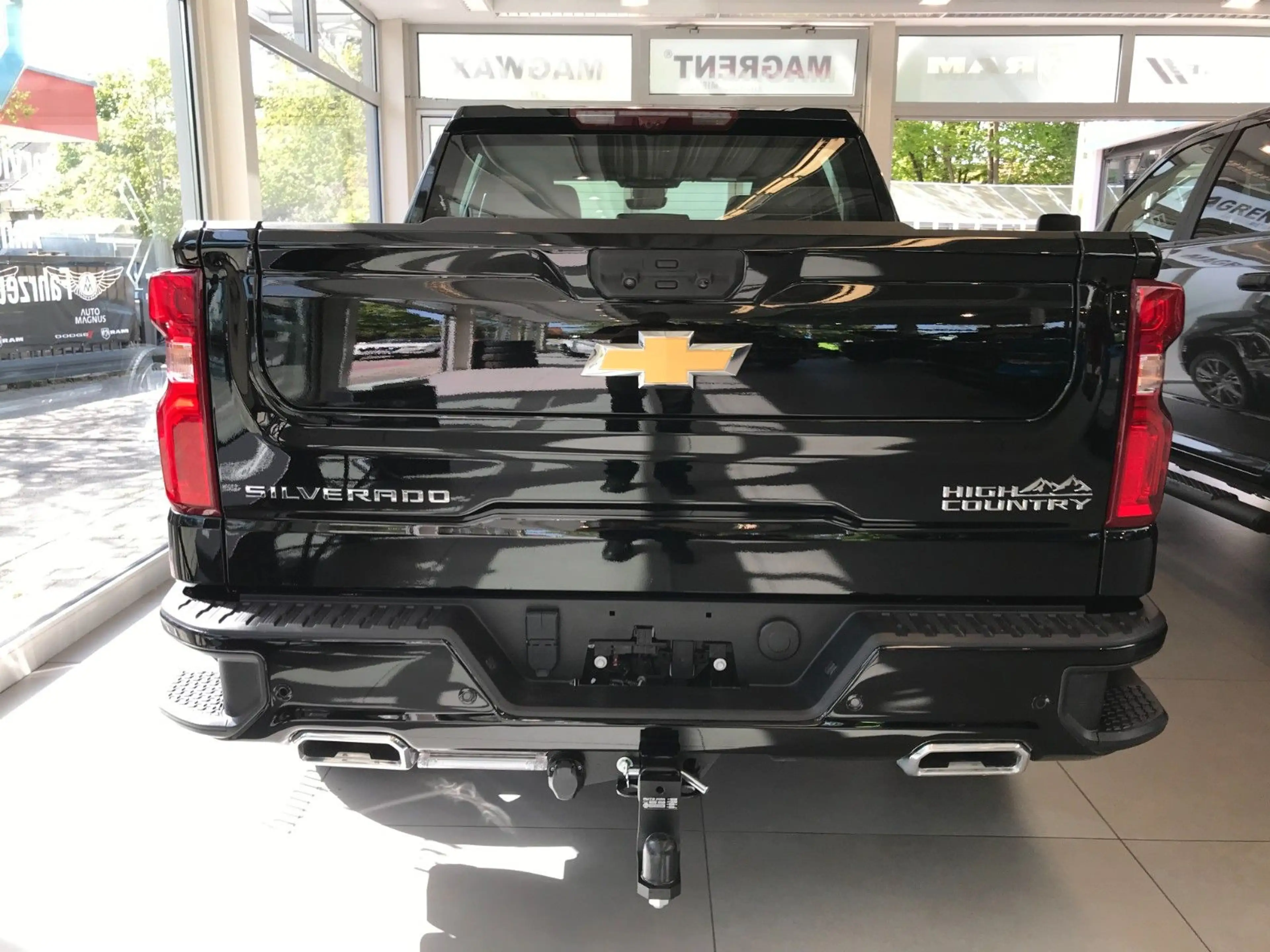 Chevrolet Silverado 6.2 V8 High Country — photo 3