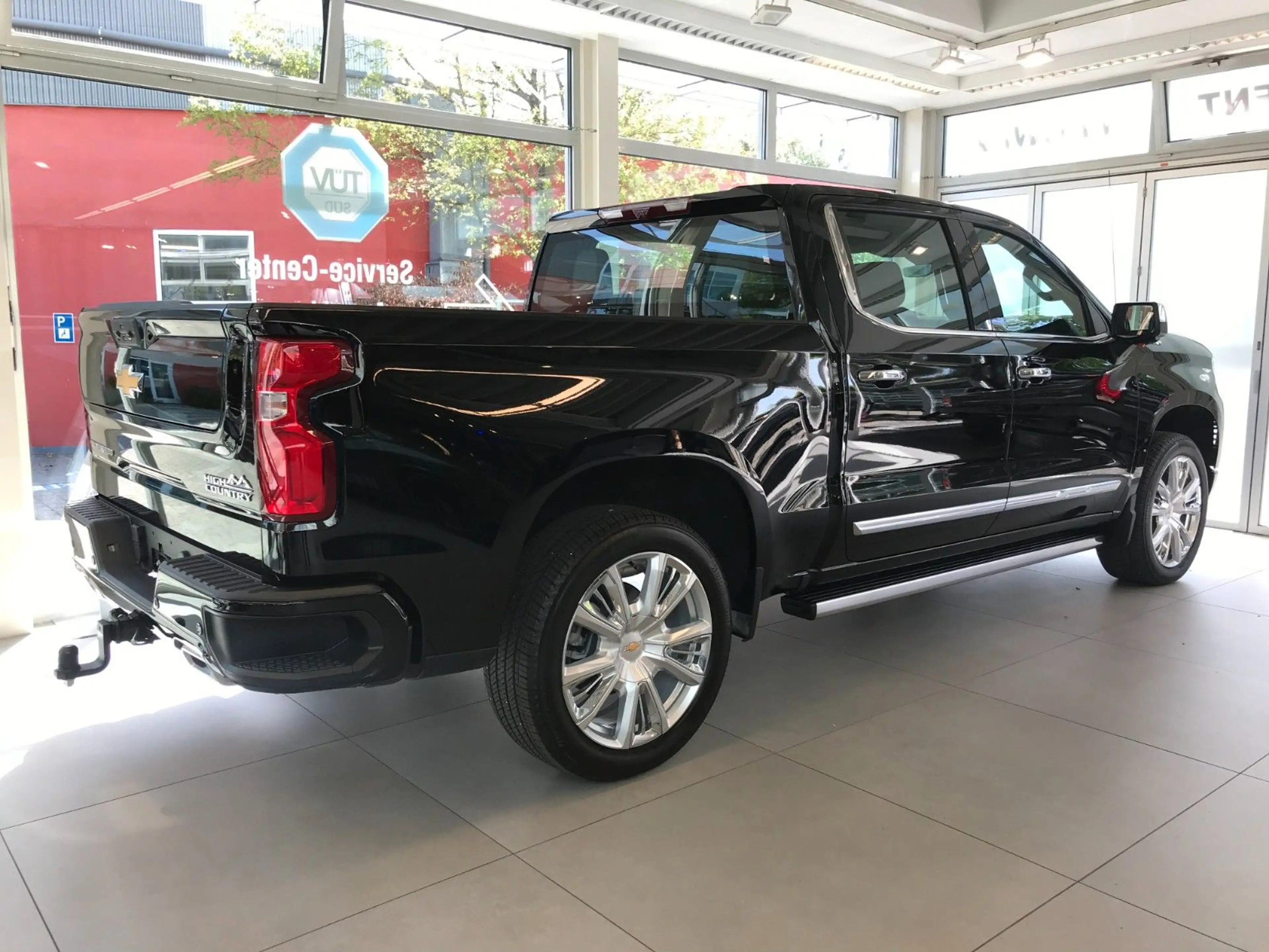 Chevrolet Silverado 6.2 V8 High Country — photo 8