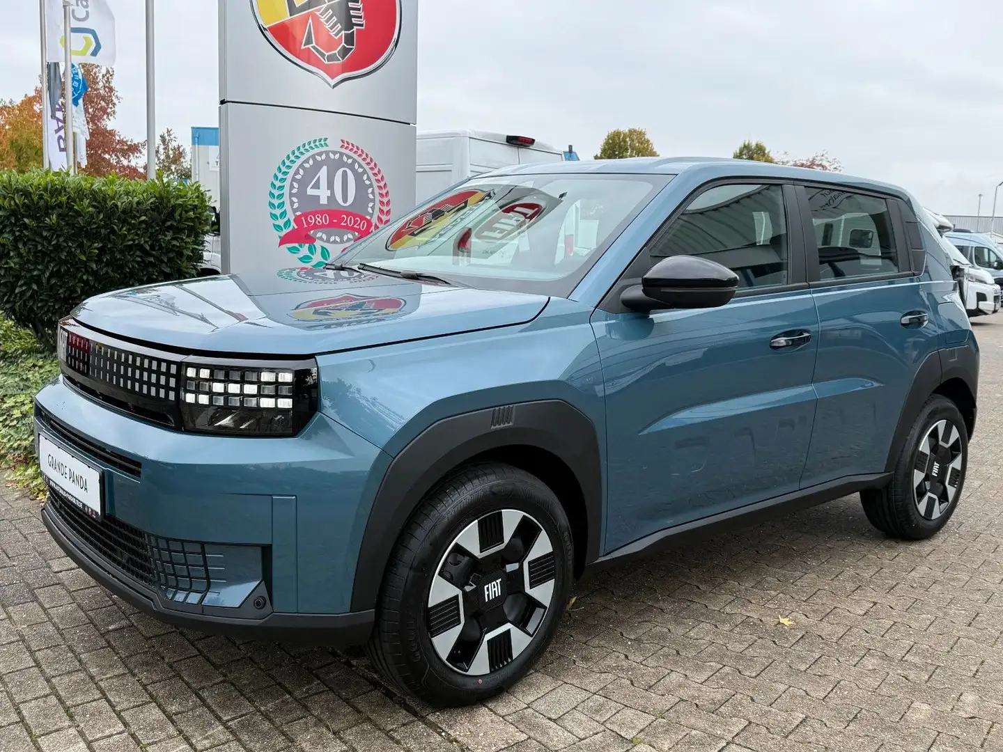 Fiat Grande Panda Icon Hybrid Automatik Tech Paket Blau - 1