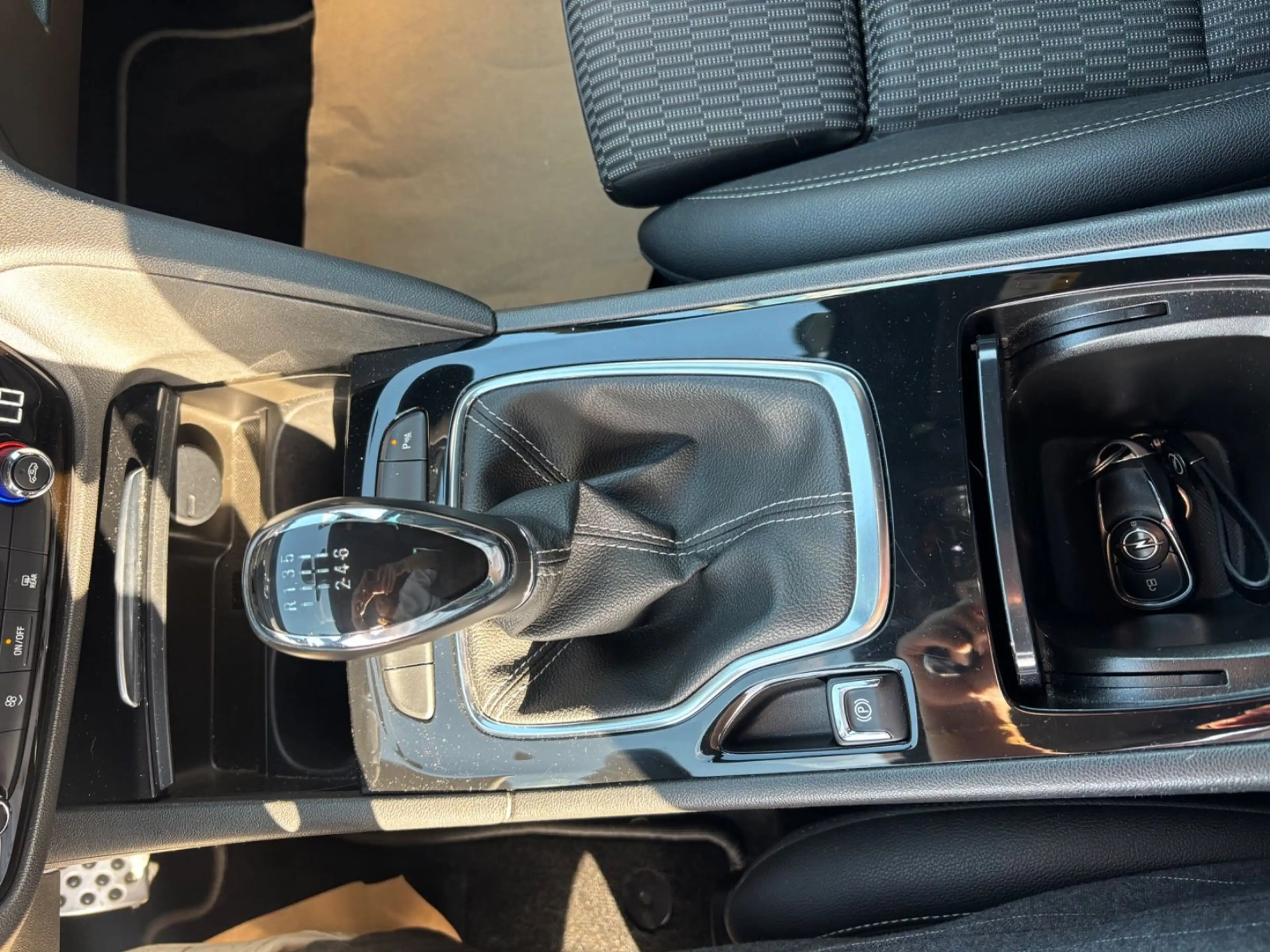 Opel Insignia B Grand Sport Innovation, Navi, Kamera — photo 18