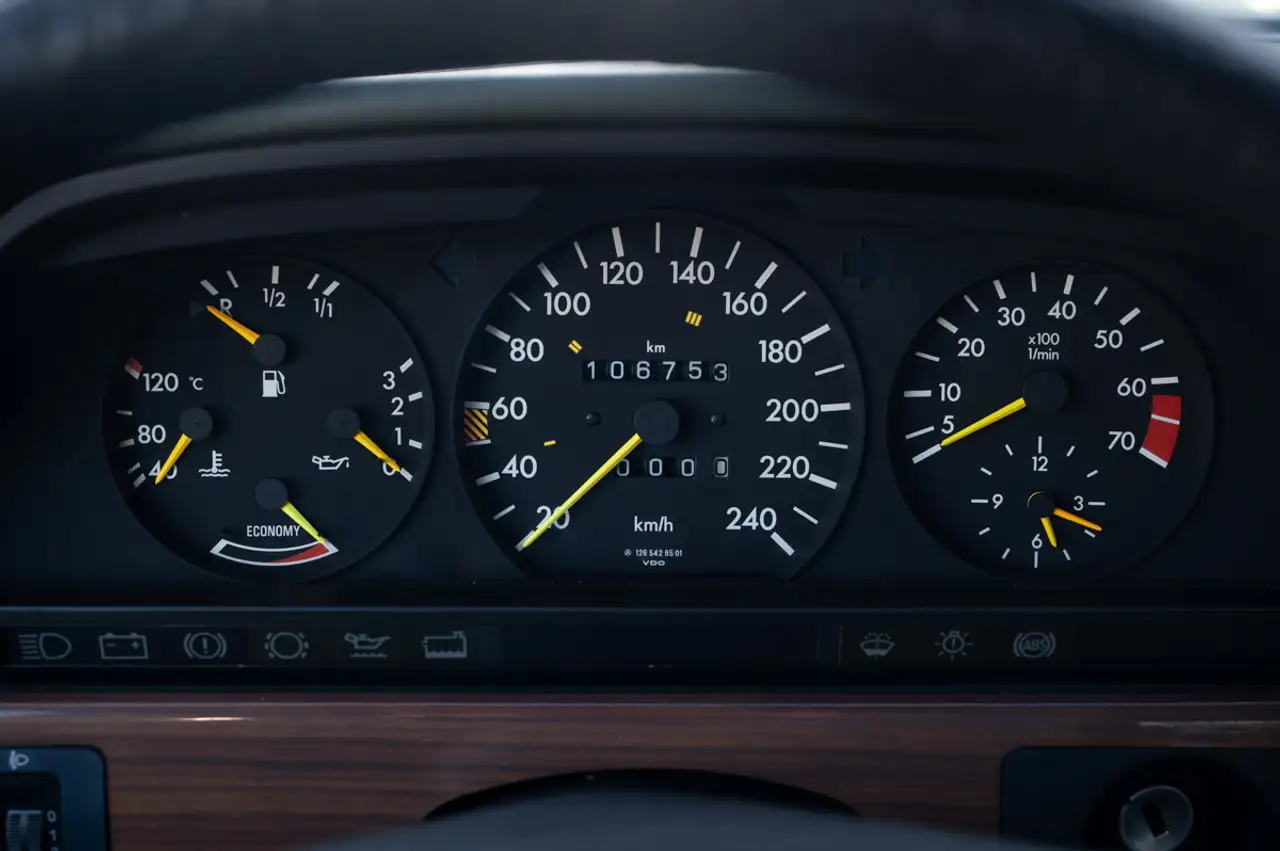 Mercedes-Benz S 260 SE, foto 8