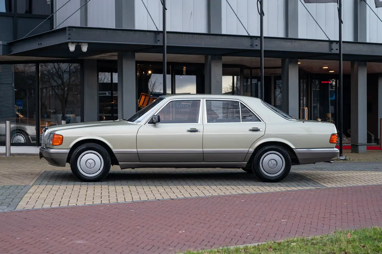 Mercedes-Benz S 260 SE, foto 2