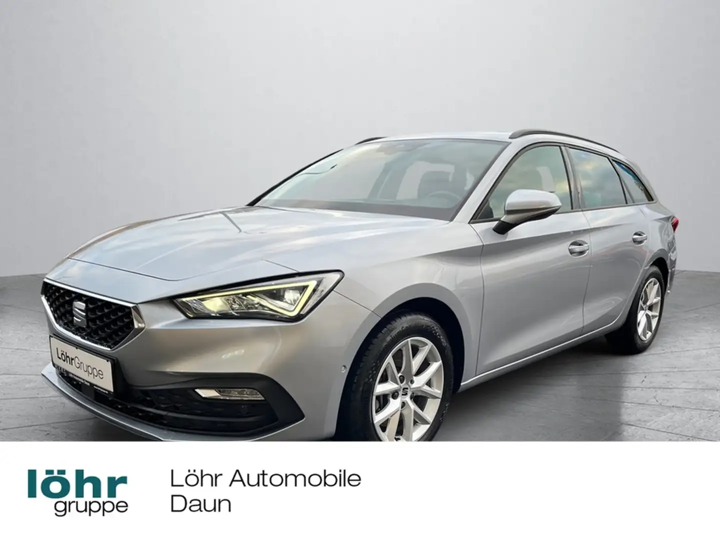 SEAT Leon ST 2,0 TDI DSG Silber - 1
