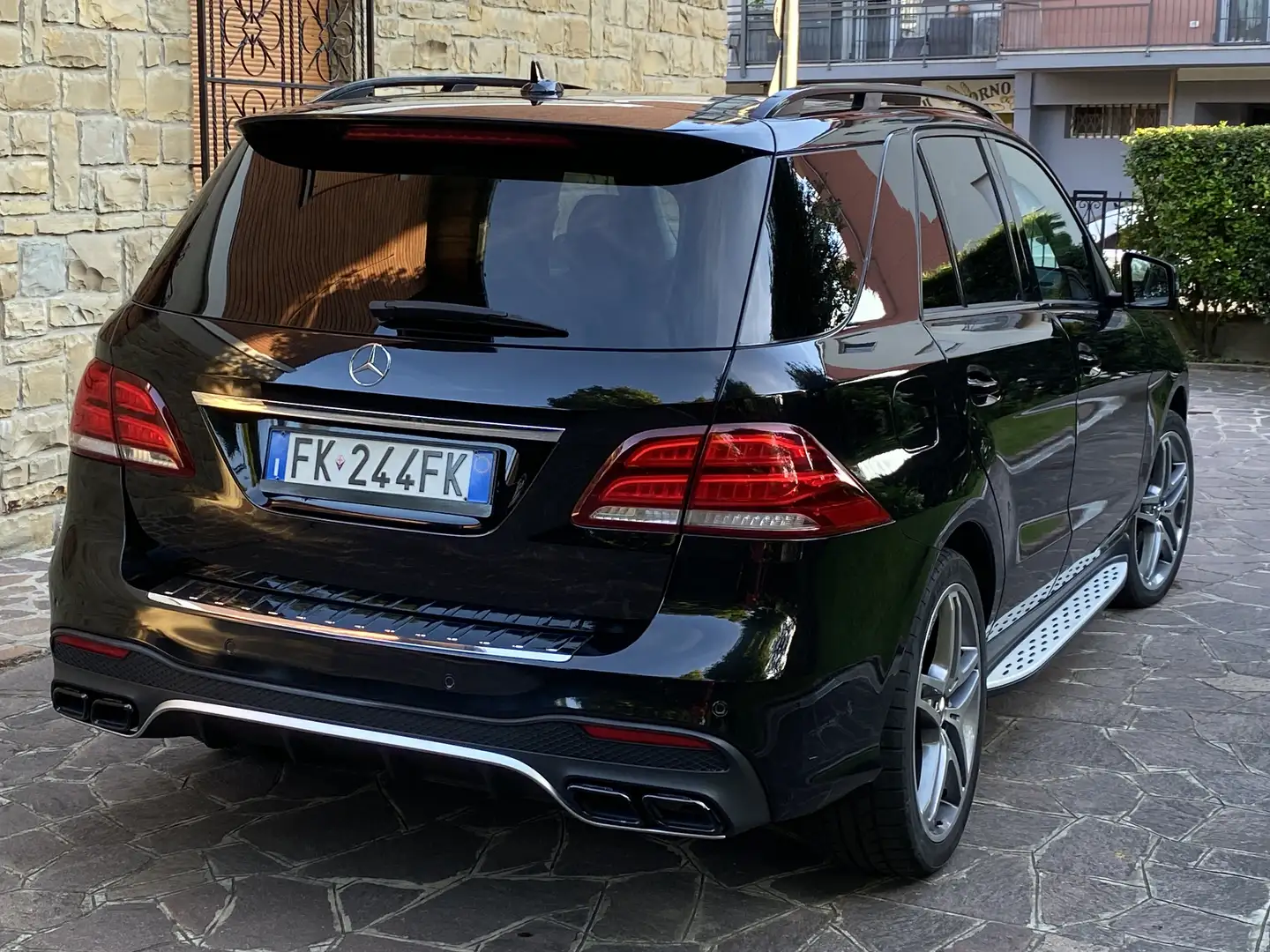 Mercedes-Benz GLE 250 d 9G-TRONIC AMG Line - 2