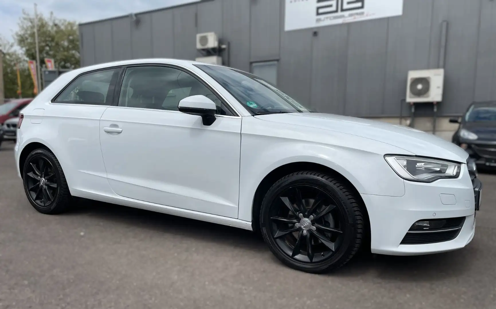 Audi A3 2.0TDI Ambiente*Navi/ACC/B&O/Xenon/Teilleder* Weiß - 1