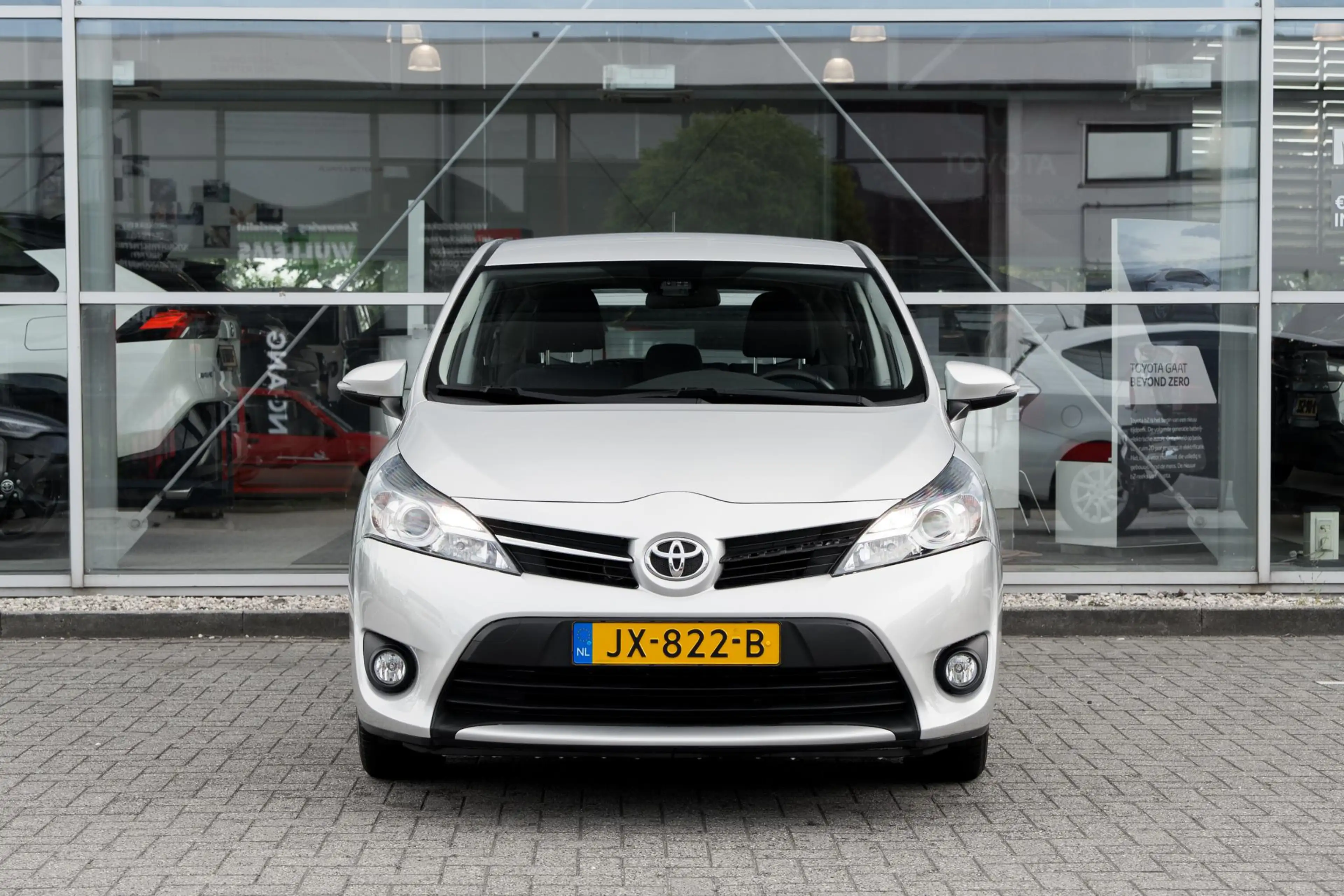 Toyota Verso 1.6 VVT-i Comfort — photo 13