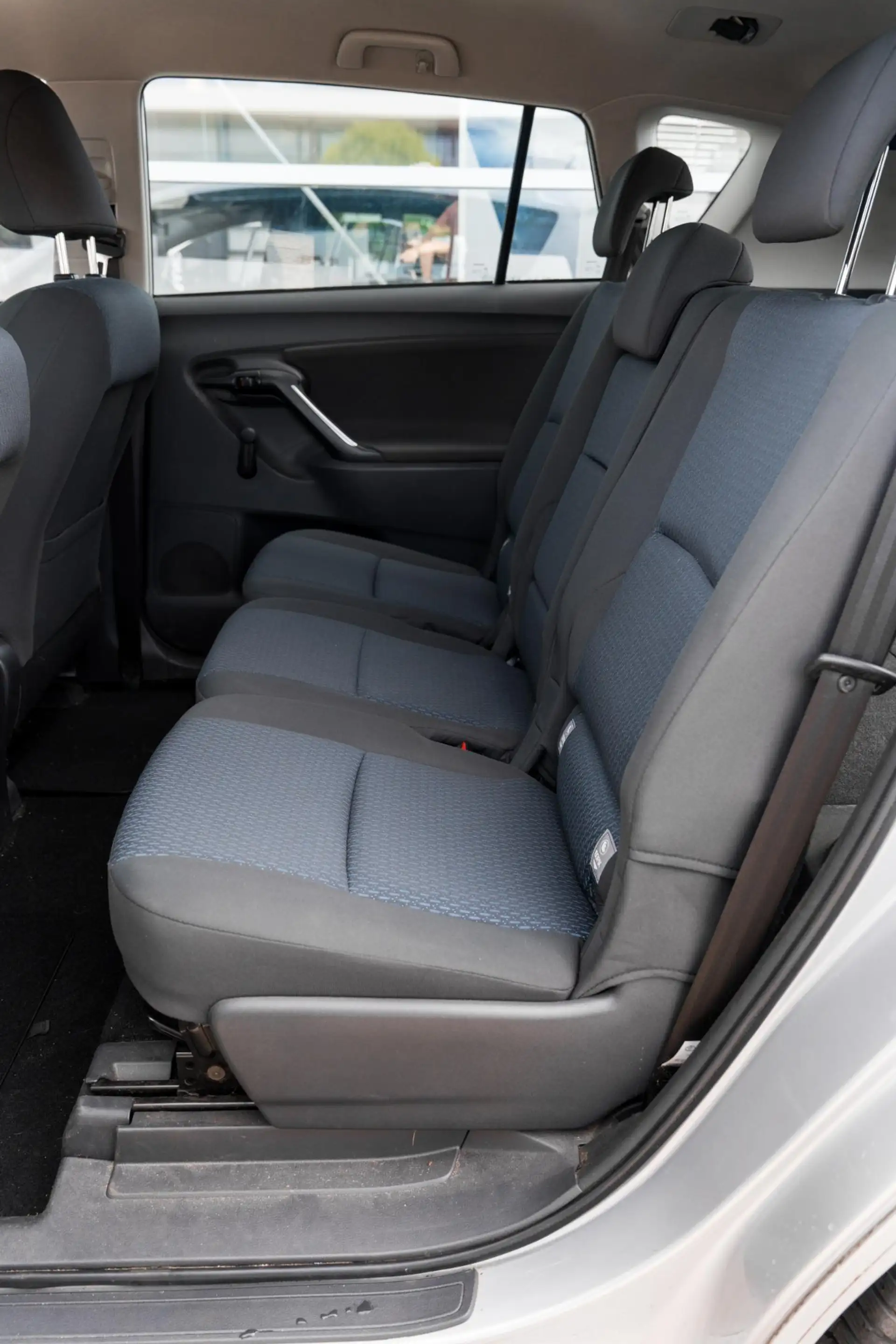 Toyota Verso 1.6 VVT-i Comfort — photo 12
