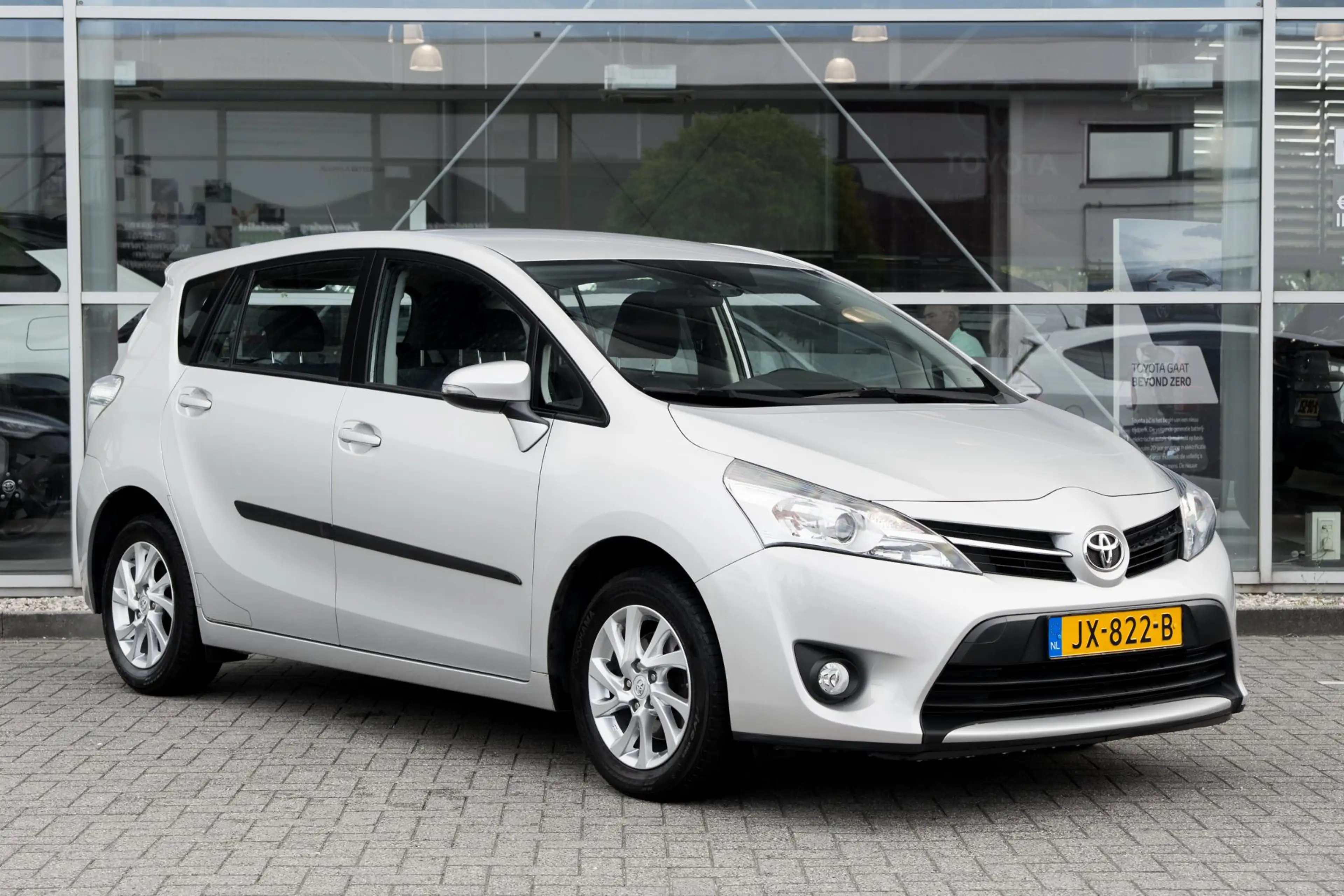 Toyota Verso 1.6 VVT-i Comfort — photo 7