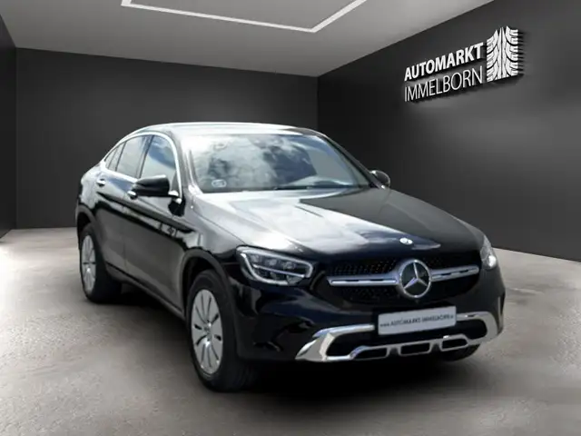 Mercedes-Benz GLC view 2
