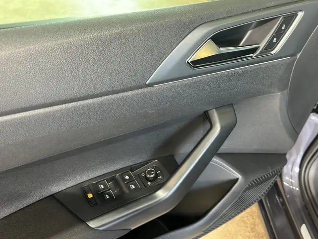 Volkswagen Taigo view 5