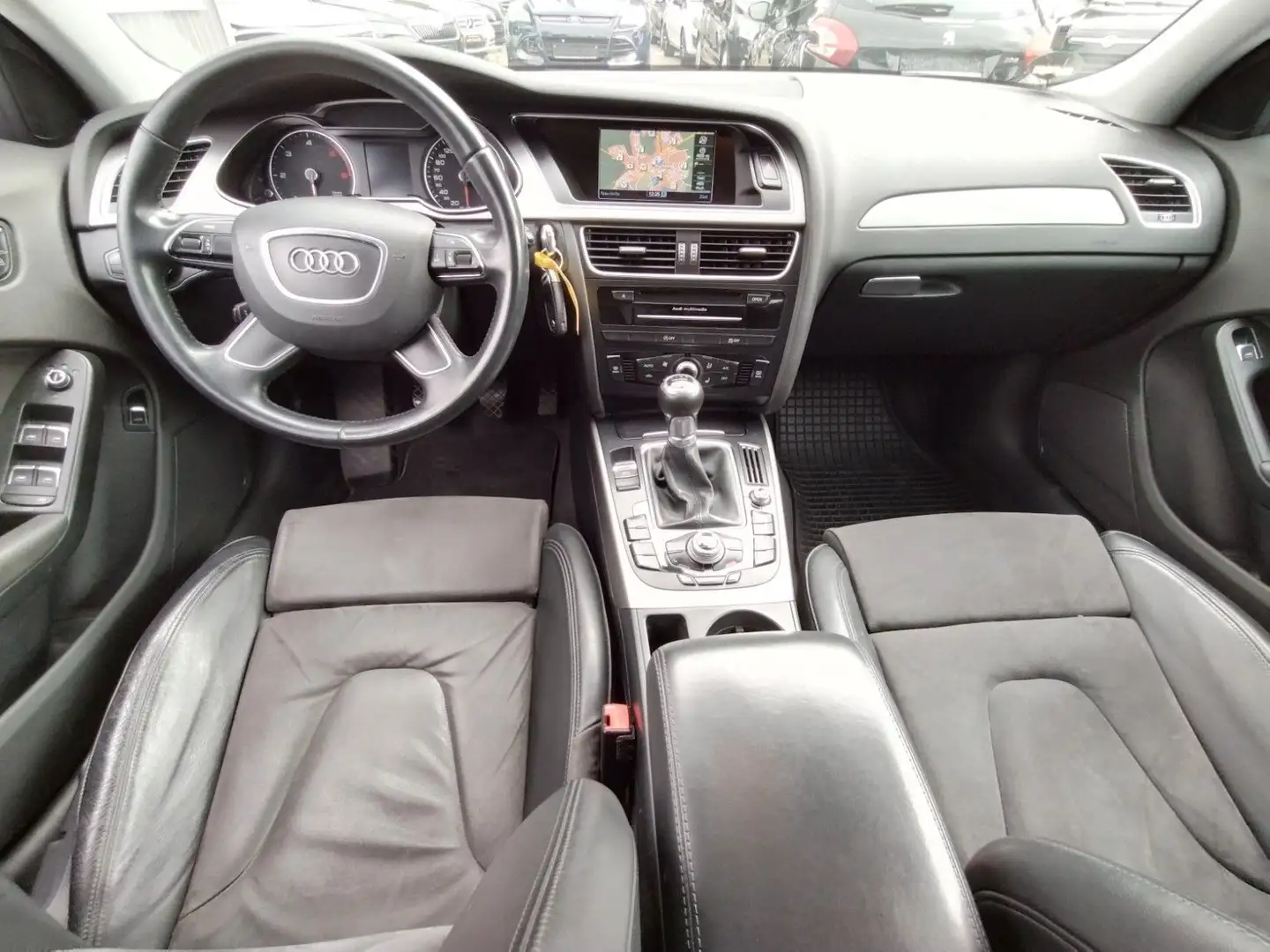 Audi A4 Avant 3.0 TDI Ambiente+T.LEDER+SHZ+NAVI+AHK Gris - 2