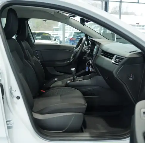 Renault Clio view 12