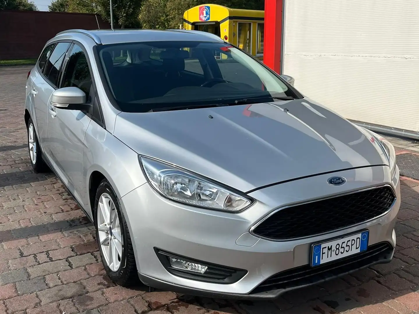 Ford Focus Focus SW 1.5 tdci Titanium Business s Stříbrná - 1