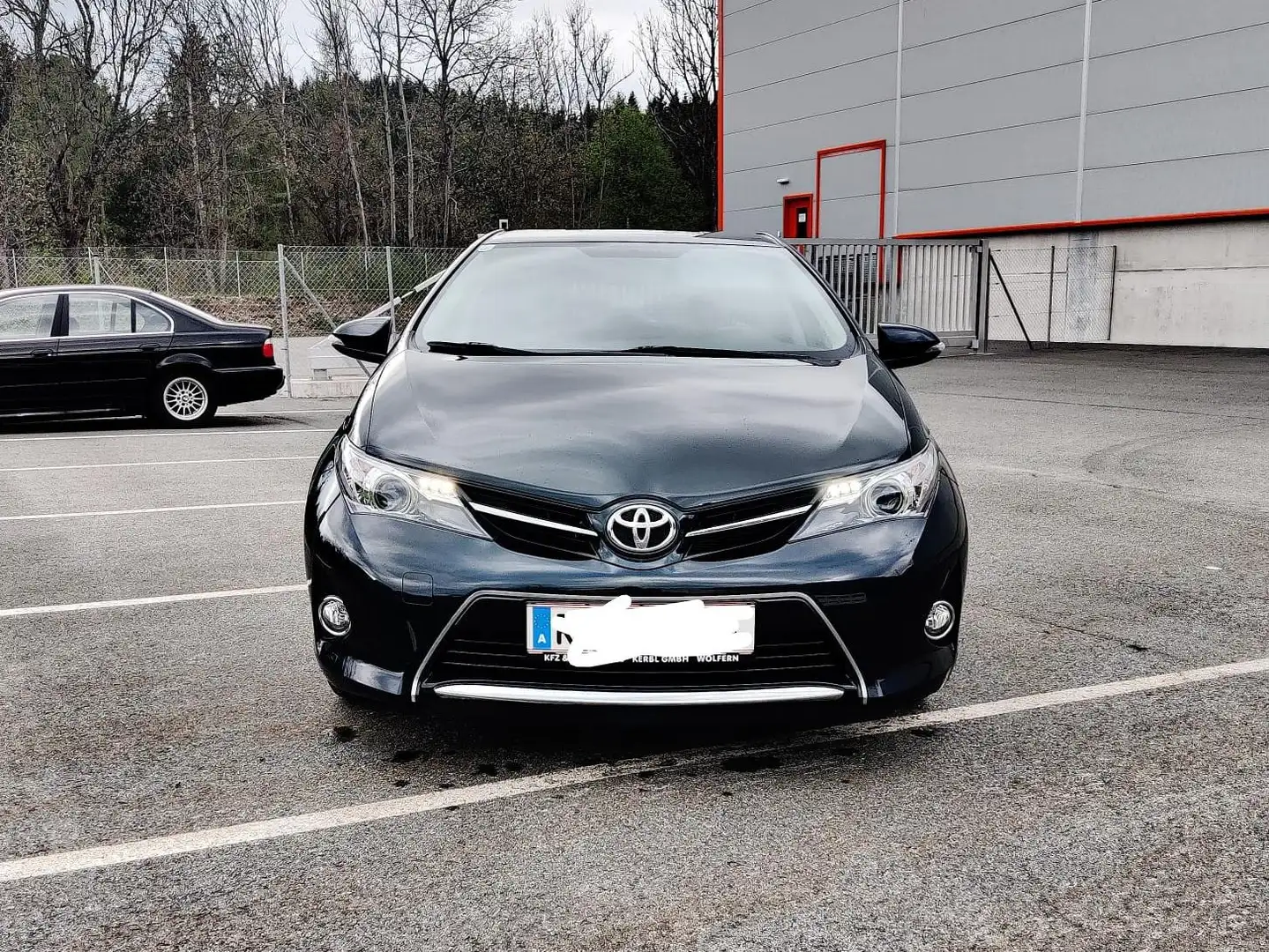 Toyota Auris Auris 1,33 dVVT-i Lounge Lounge Blau - 1