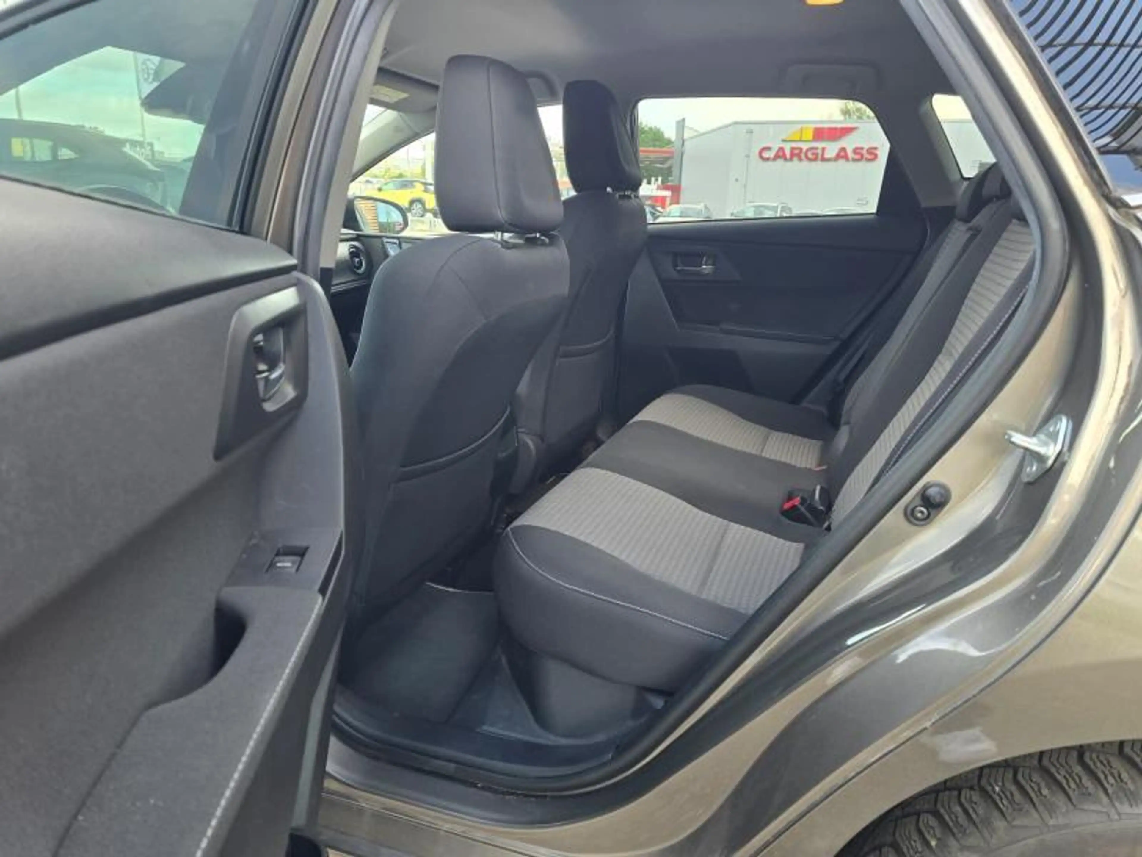 Toyota Auris Comfort & Pack 50+ — photo 9