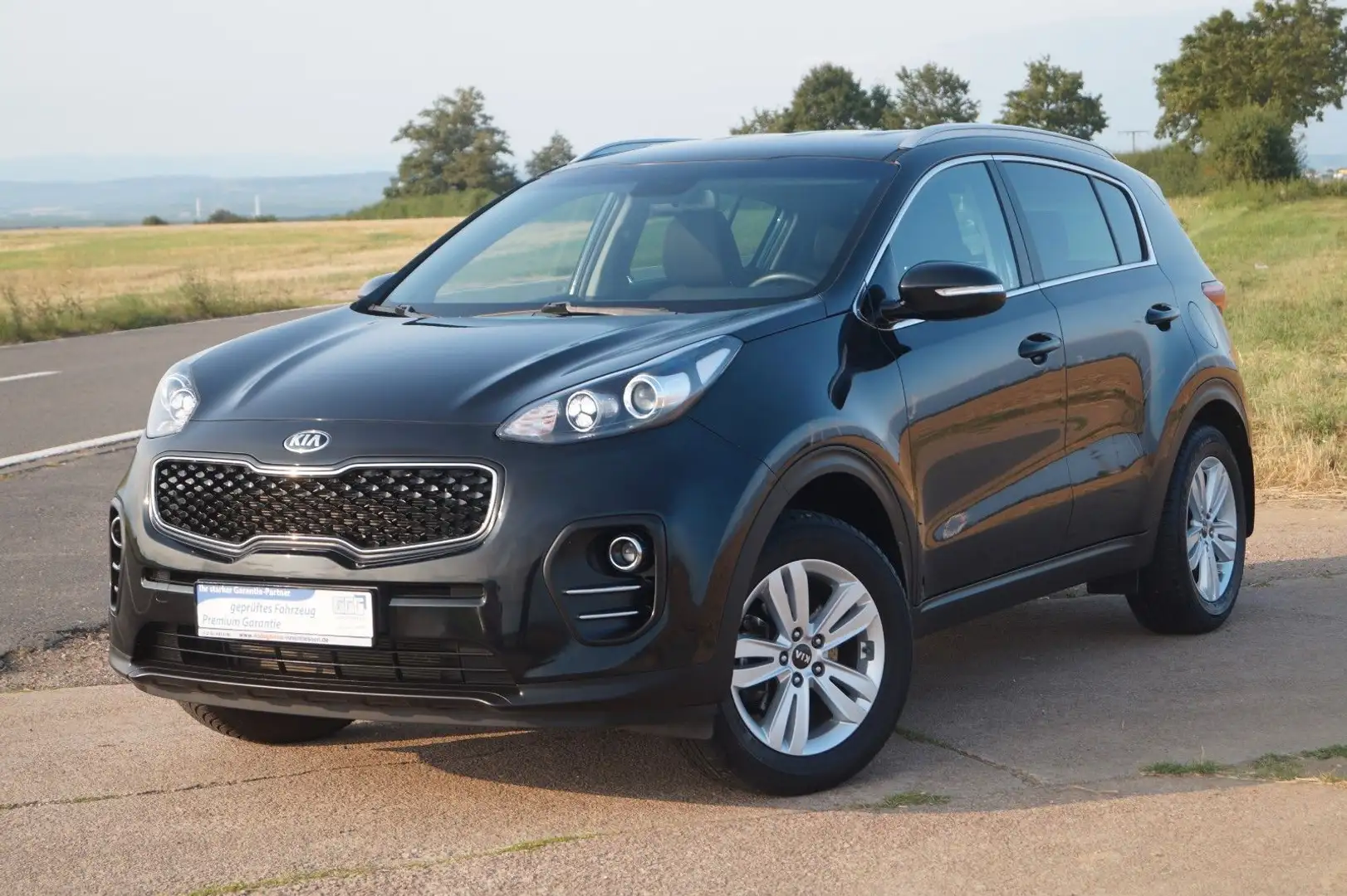 Kia Sportage Vision 2WD +Navi+Sitzh.+PDC+ Schwarz - 1