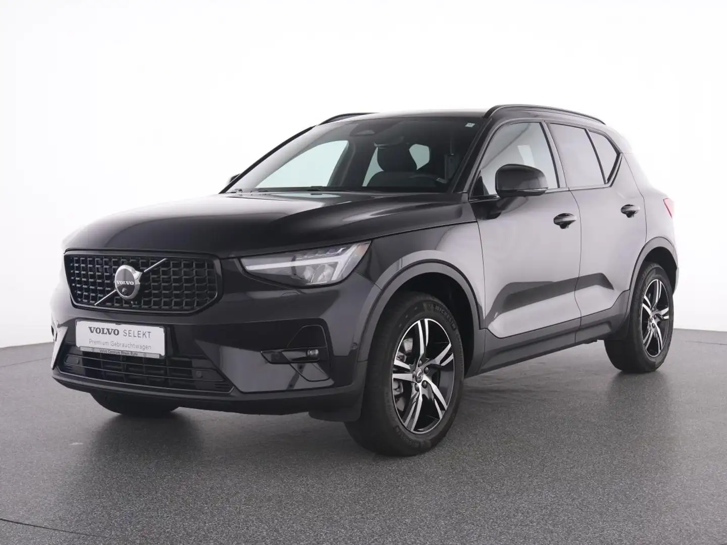 Volvo XC40 B3 Plus Dark PLUS DARK FAP+LP+MET+KAMERA+PANO+SKP+ Schwarz - 2