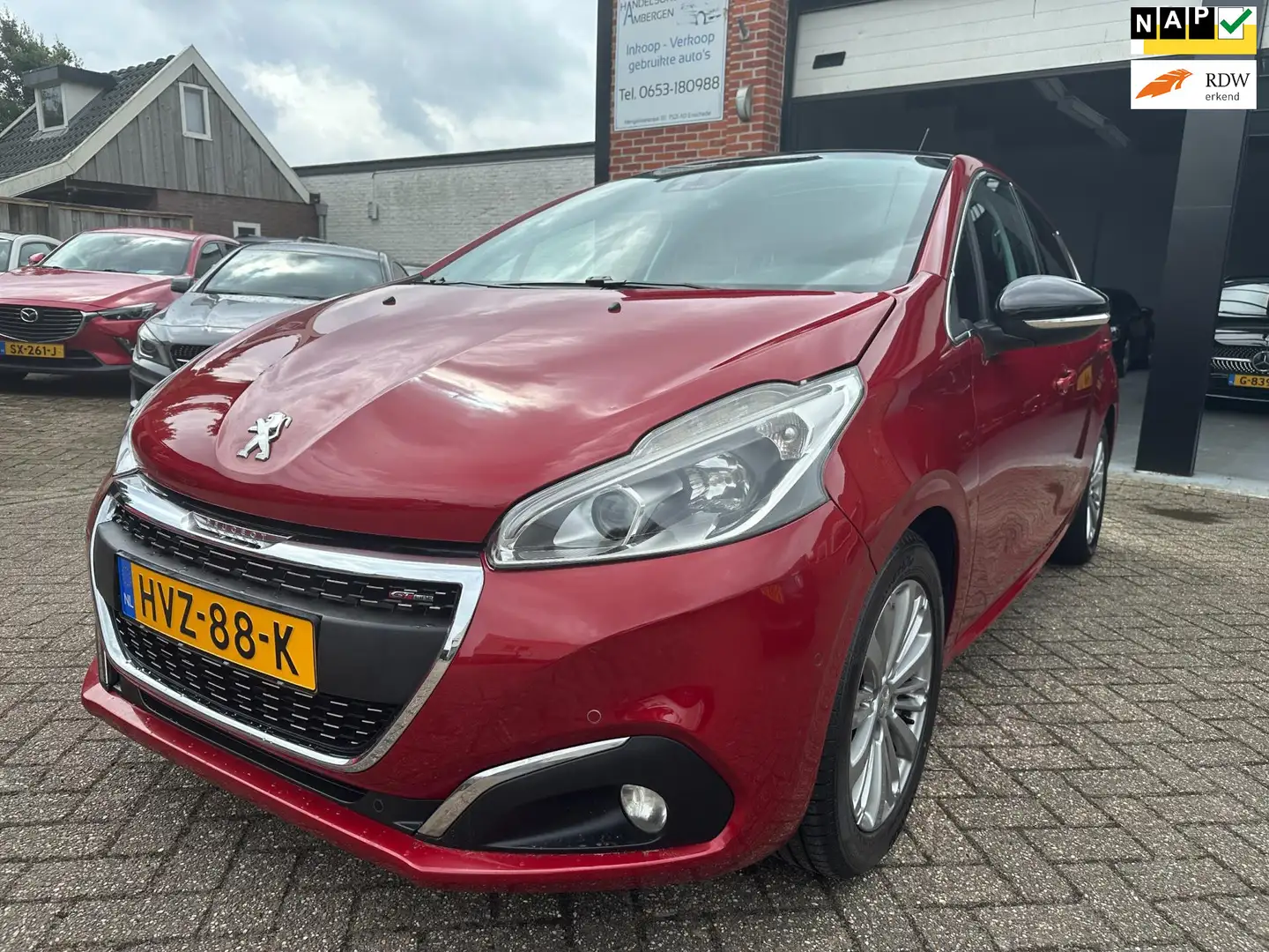 Peugeot 208 1.2 PureTech GT-line AUTOMAAT-NAVI-CRUISE-AIRCO-PA Rood - 1
