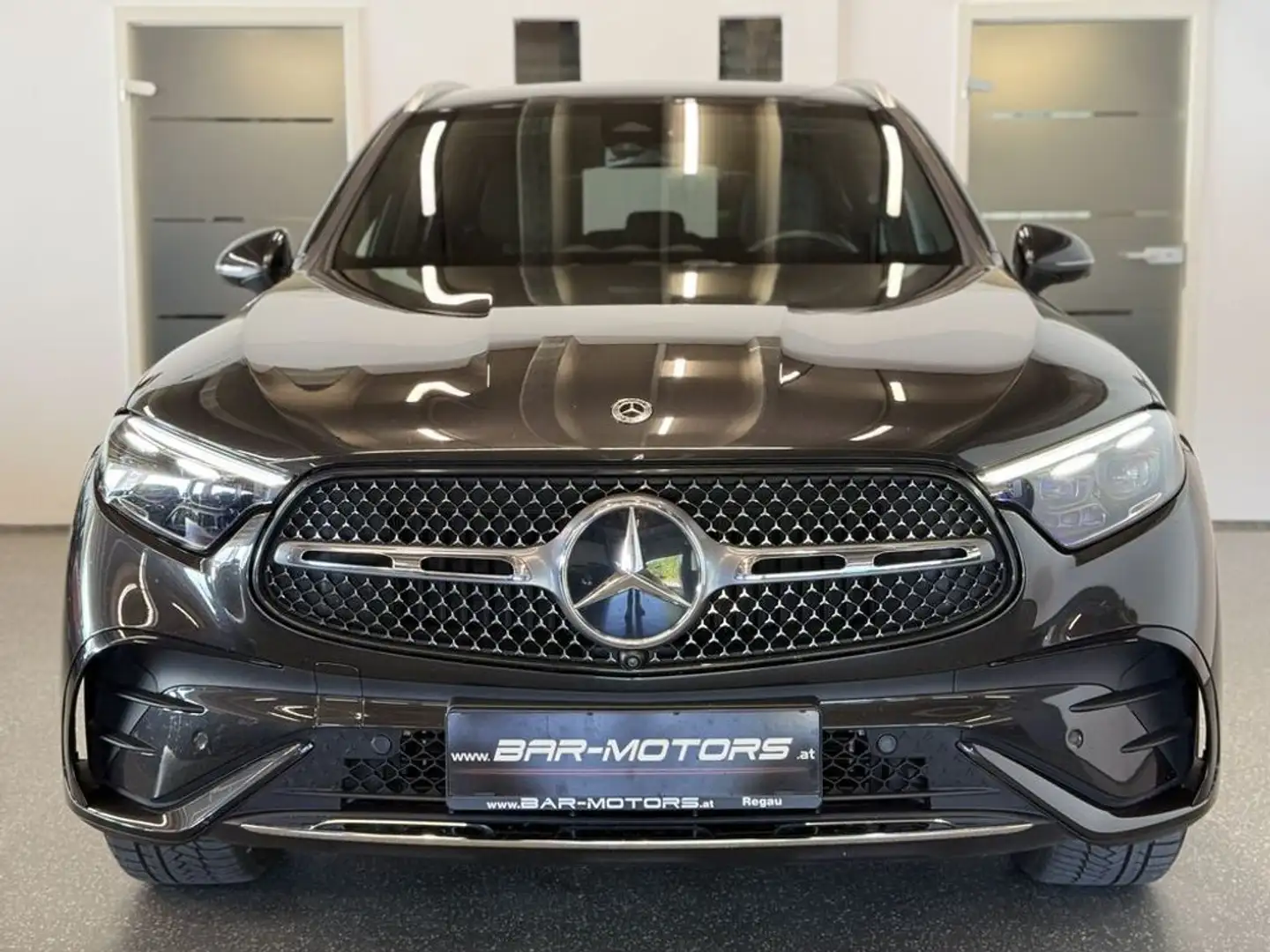 Mercedes-Benz GLC 220 d 4Matic*AMG-LINE*360°*DISTRONIC+*AHK*TOP Grau - 2