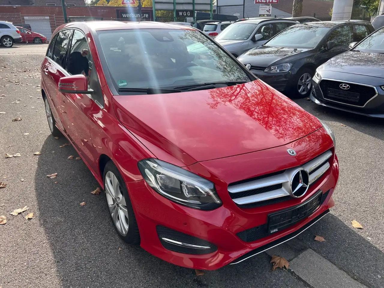 Mercedes-Benz B 180