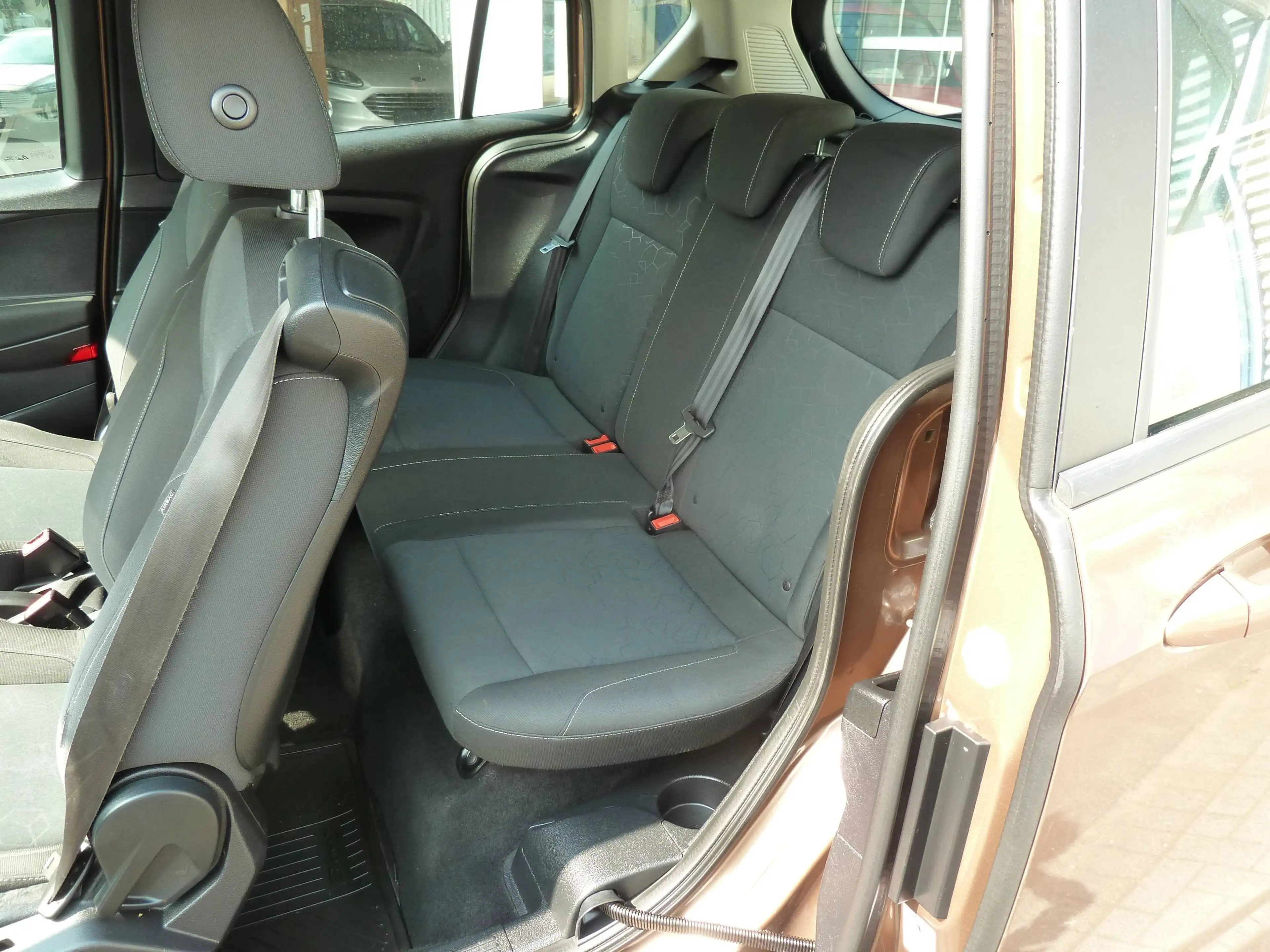 Ford B-Max Trend — photo 8