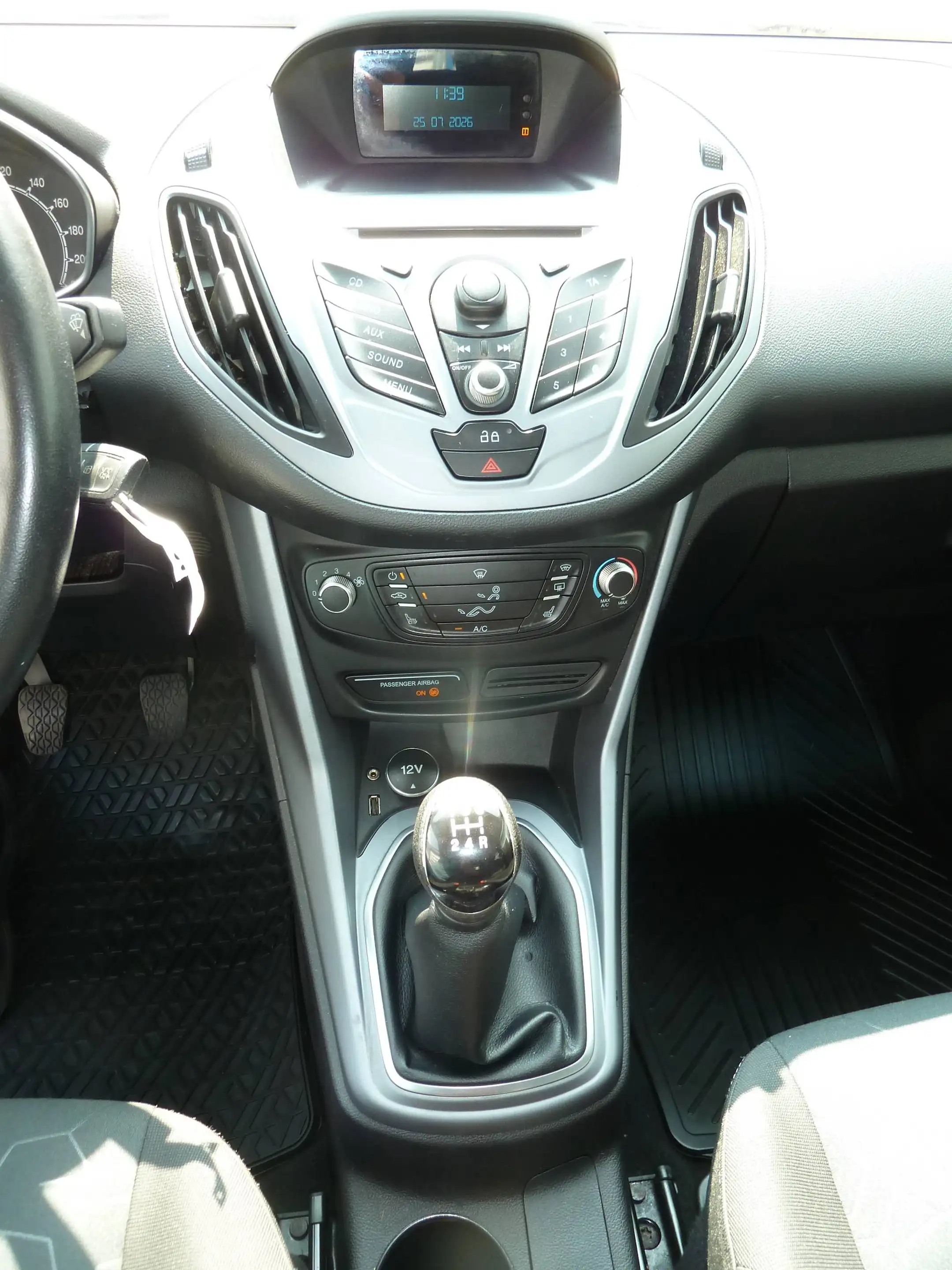 Ford B-Max Trend — photo 14
