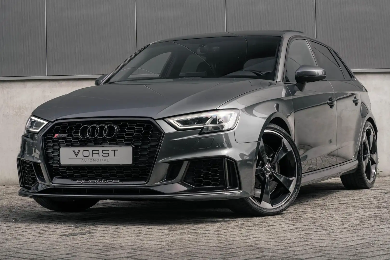 Audi RS3 2.5 TFSI quattro Keyless Pano Schaalstoel ACC DAZA Grijs - 1