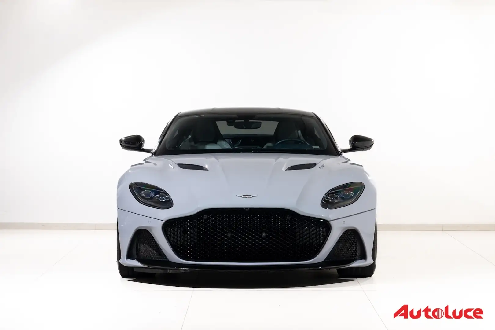 Aston Martin DBS Superleggera Белый - 2