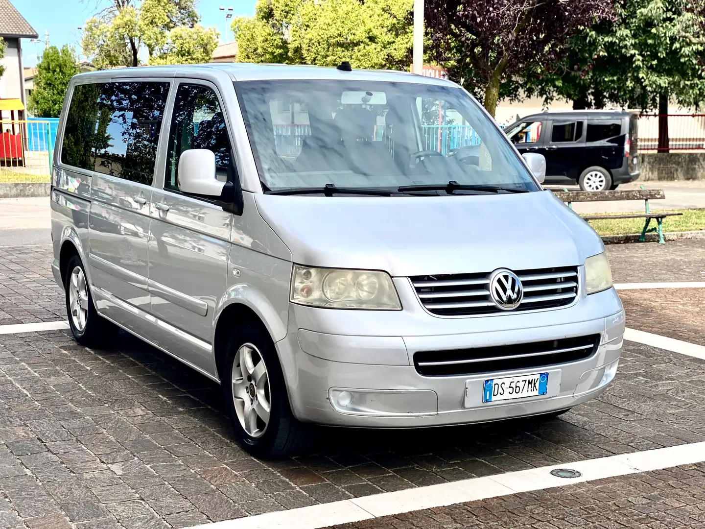 Volkswagen T5 Multivan 2.5 tdi Trendline 130cv Argento - 1