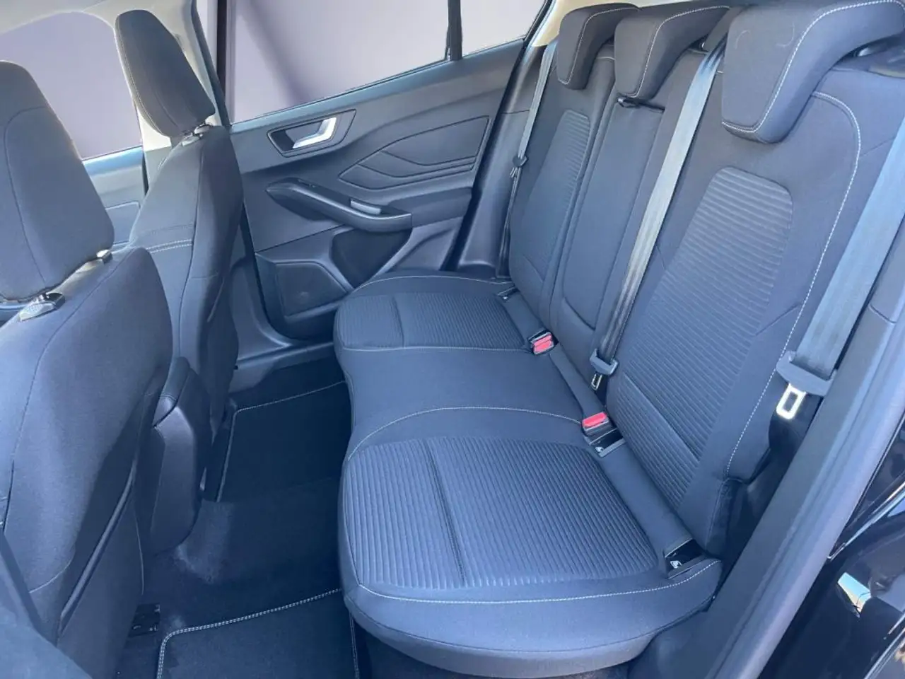 Ford Focus 1.0 MHEV TITANIUM X *WinterPk*Ergo* 9