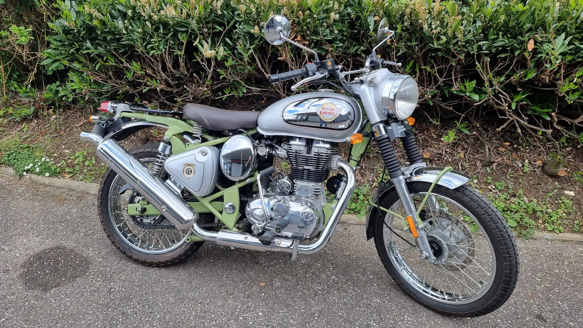 Royal Enfield Bullet 500 Verde - 1