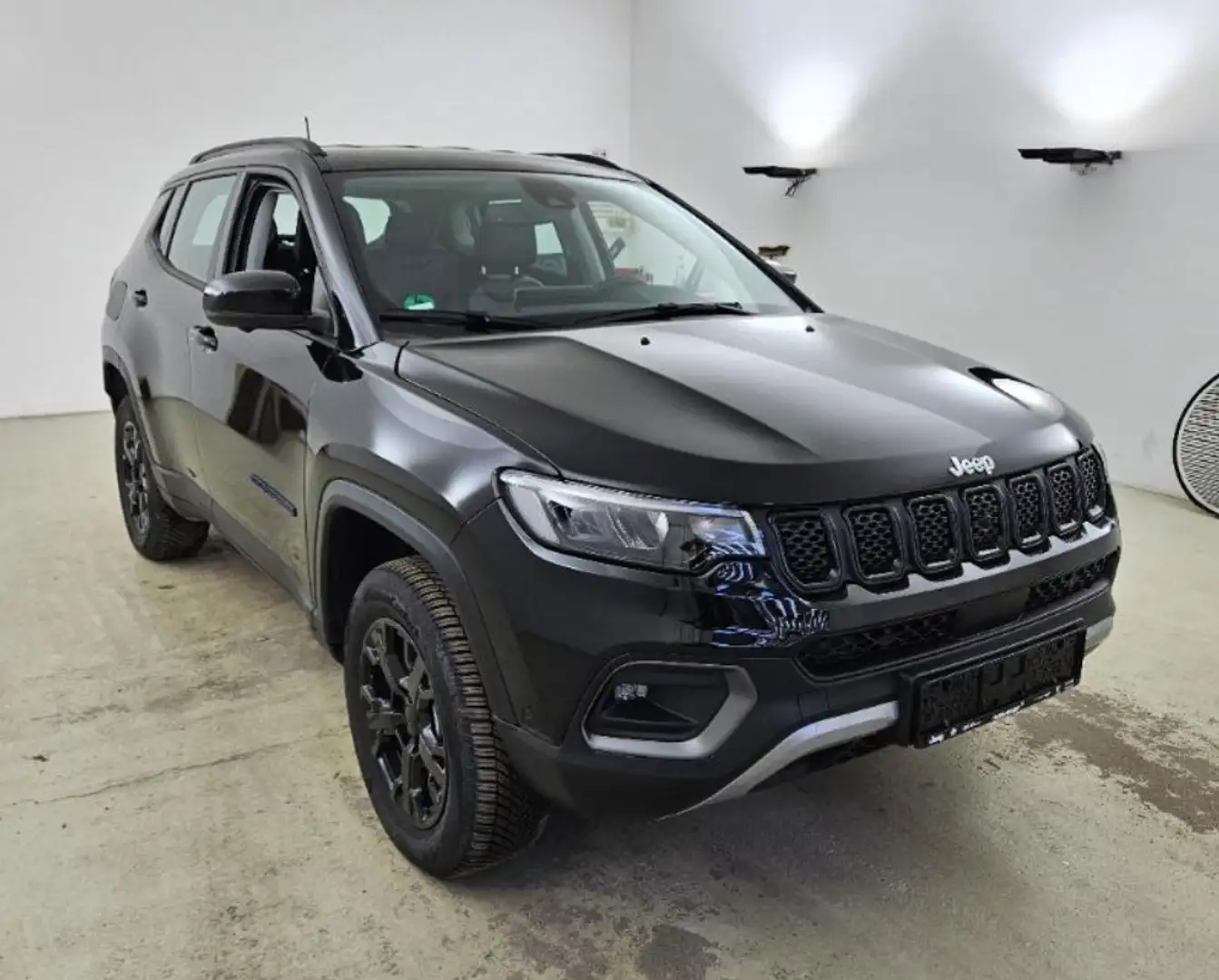 Jeep Compass 4xe 240 Plug-in Hybrid Electric Overland Stoel Stu Noir - 2