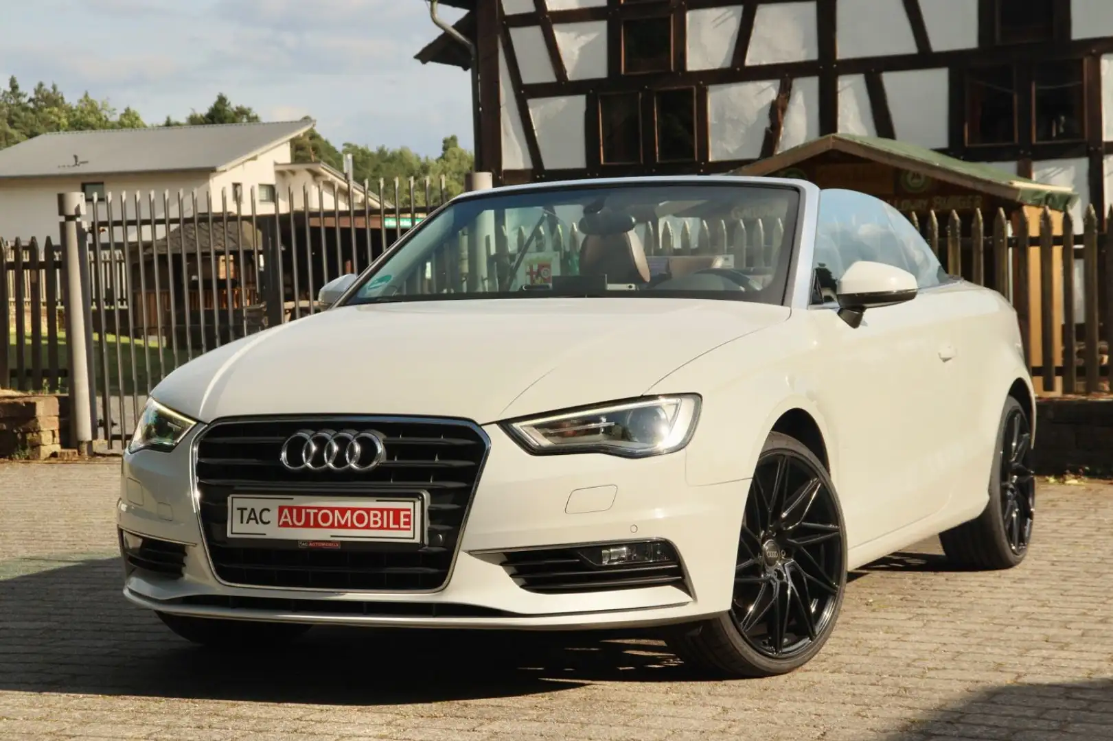 Audi A3 Cabriolet ambiente S-tronic Bi-Xen LEDER Weiß - 1