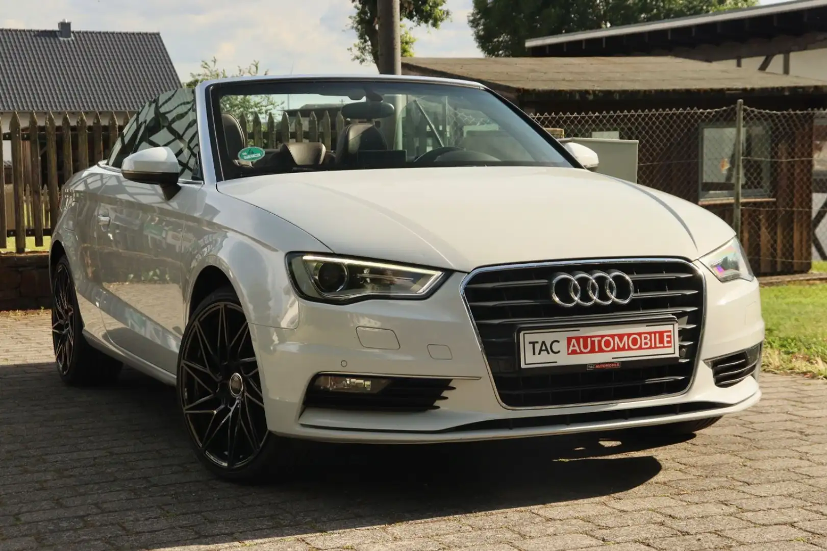 Audi A3 Cabriolet ambiente S-tronic Bi-Xen LEDER Weiß - 2