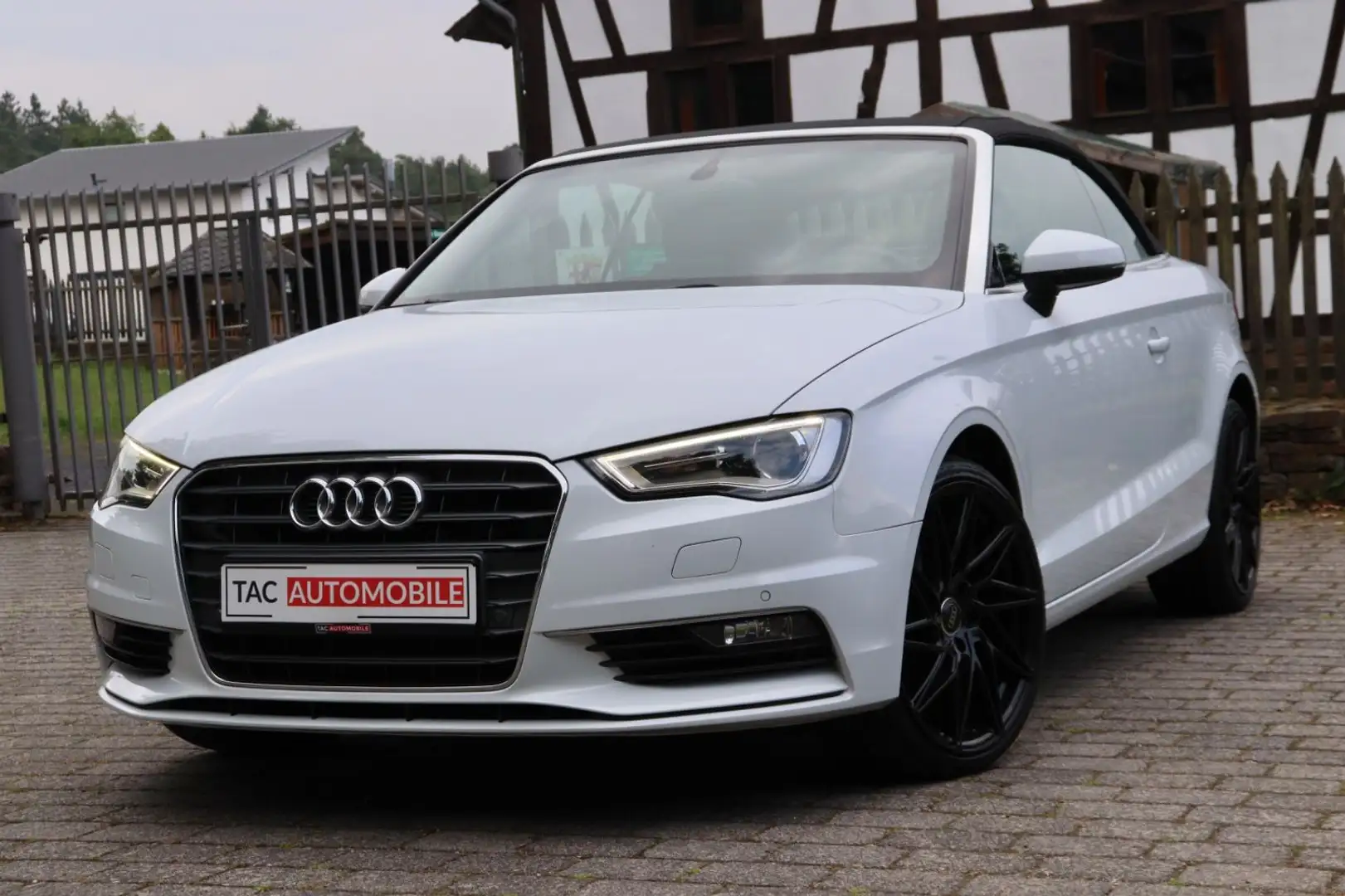 Audi A3 Cabriolet ambiente S-tronic Bi-Xen LEDER Weiß - 2