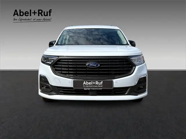 Ford Grand Tourneo Connect view 2