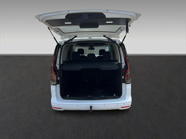 Ford Grand Tourneo Connect view 8