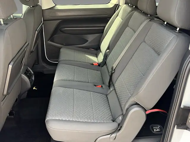 Ford Grand Tourneo Connect view 10