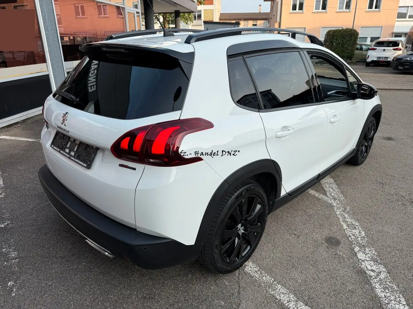 Peugeot 2008 GT-Line *AUTOMATIK*LED*KAMERA*CARPLAY*AHK* Weiß - 2